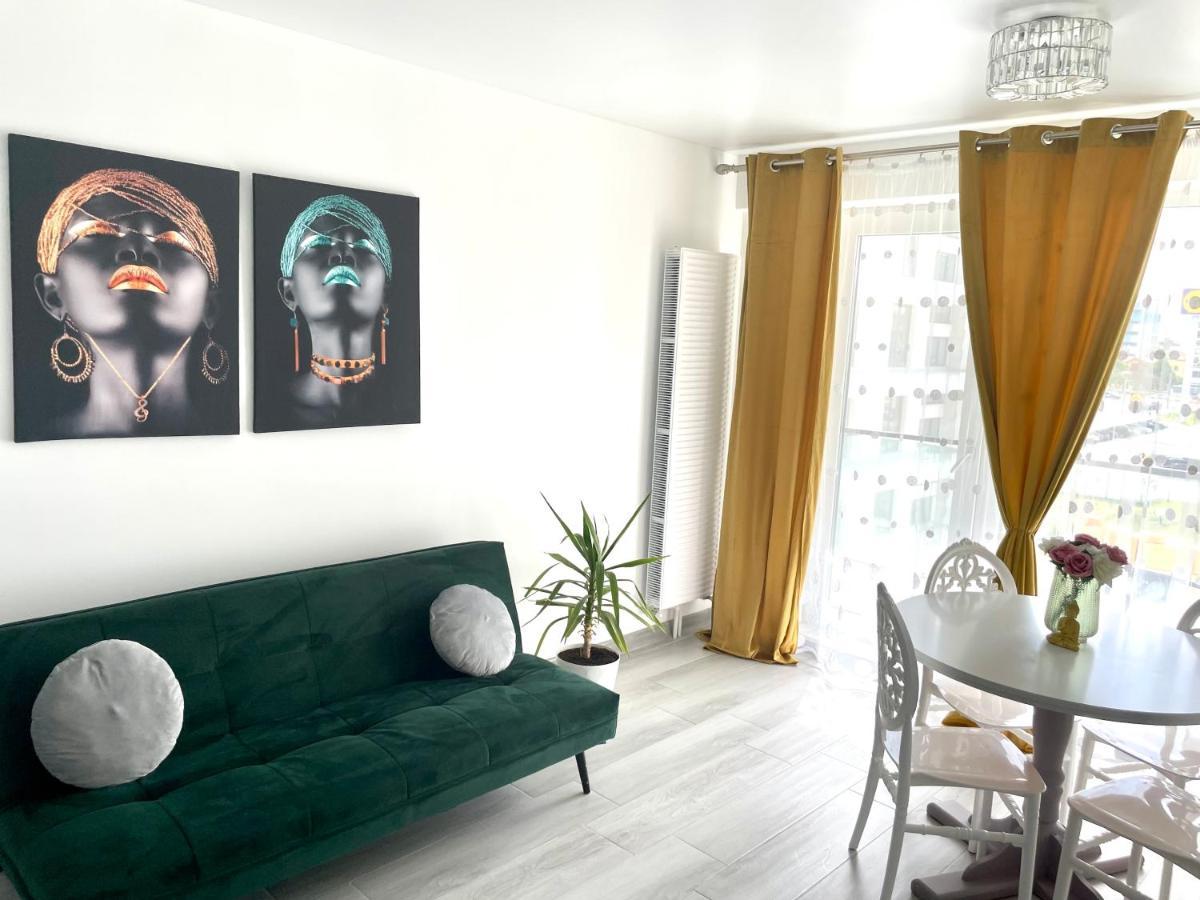Dominic 2 Beds 1 Sofa Parking Pool Apartament By Alezzi Nord10 Lejlighed Năvodari Eksteriør billede
